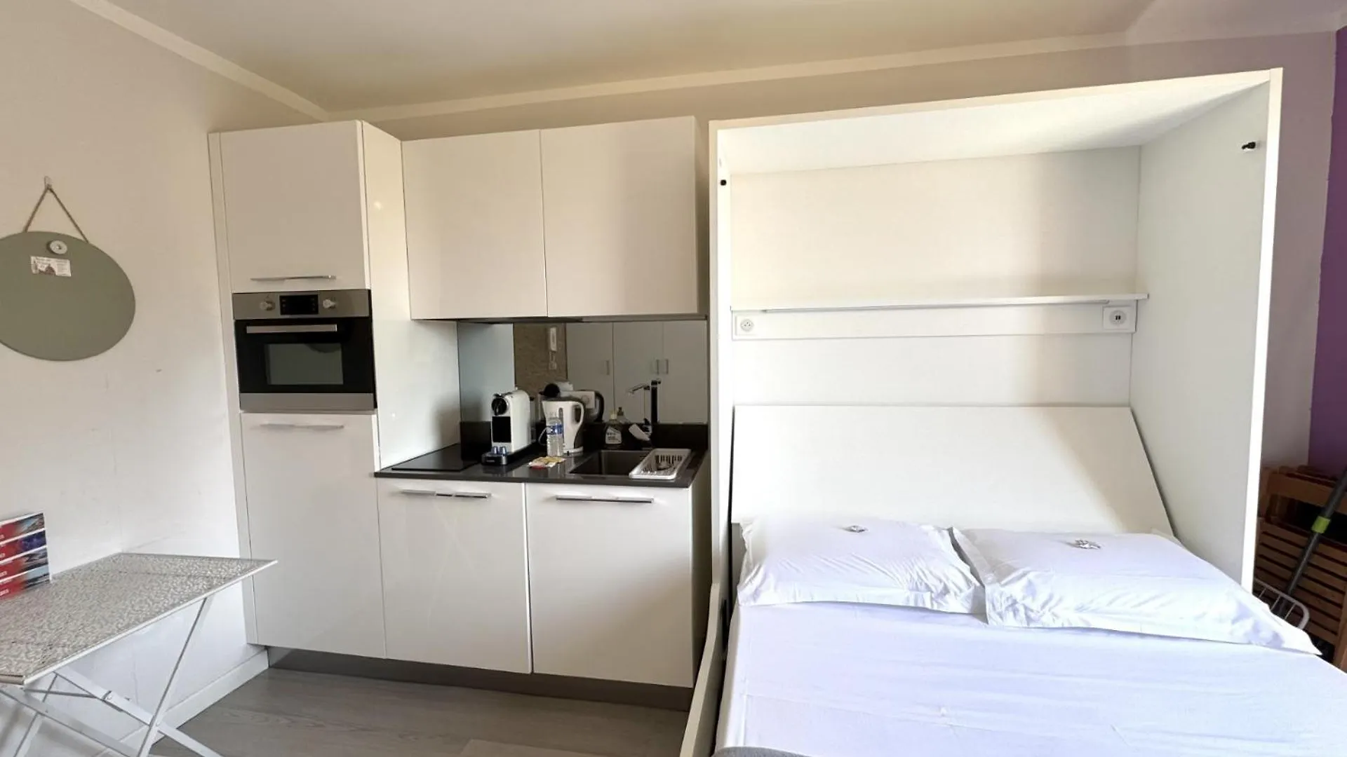 Aparthotel Riviera Nice Cote D'Azur - Old Town - Studio Ac - Sea View - 50M Promenade Des Anglais- La Maison Linda Apartament